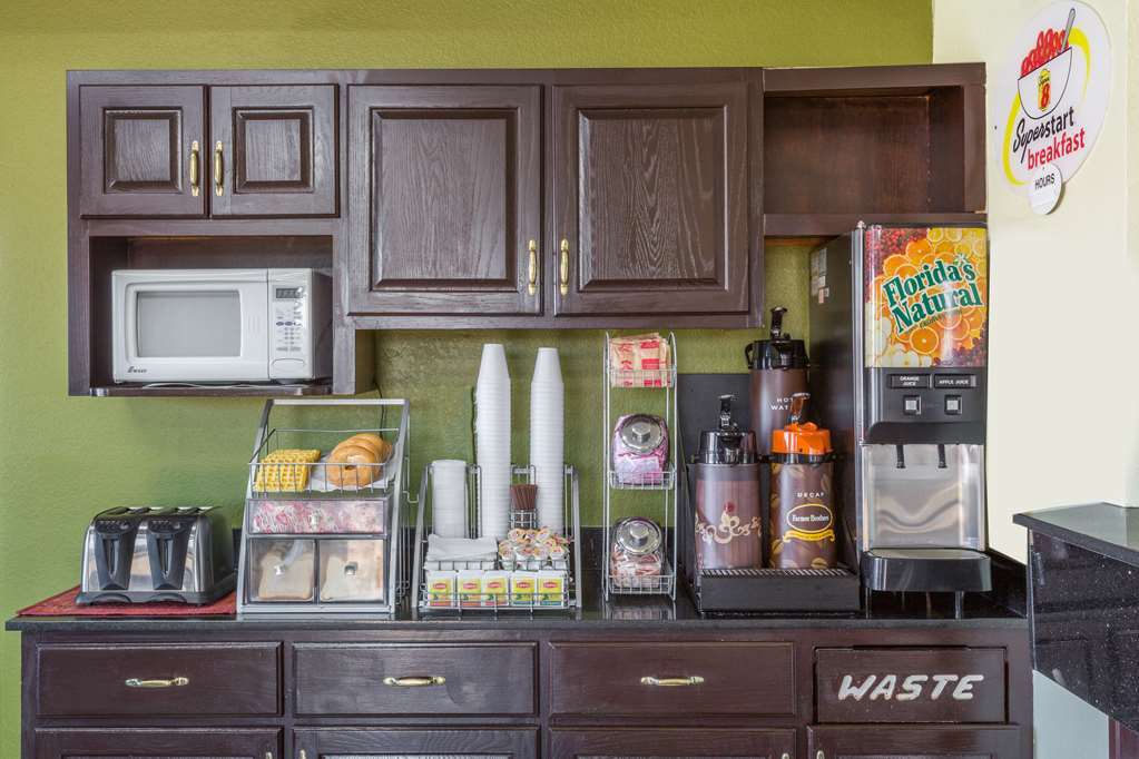 Super 8 By Wyndham Aberdeen Md Facilities photo